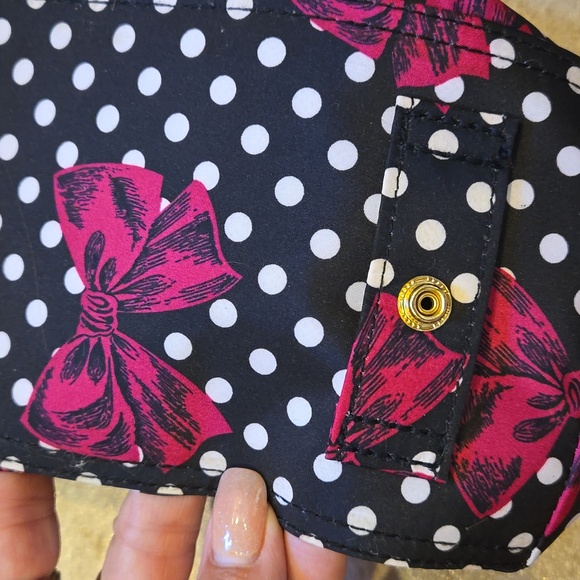 Betsey Johnson Betseyville Unique Clear Vinyl Tote with Removable Drawstring Bag - Picture 14 of 16